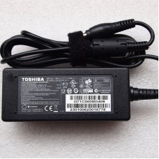 Original Netzteil Toshiba Portege A30T-C 45W